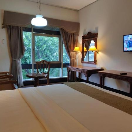 New Grand Park Hotel 泗水 外观 照片
