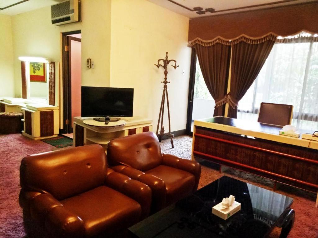 New Grand Park Hotel 泗水 外观 照片