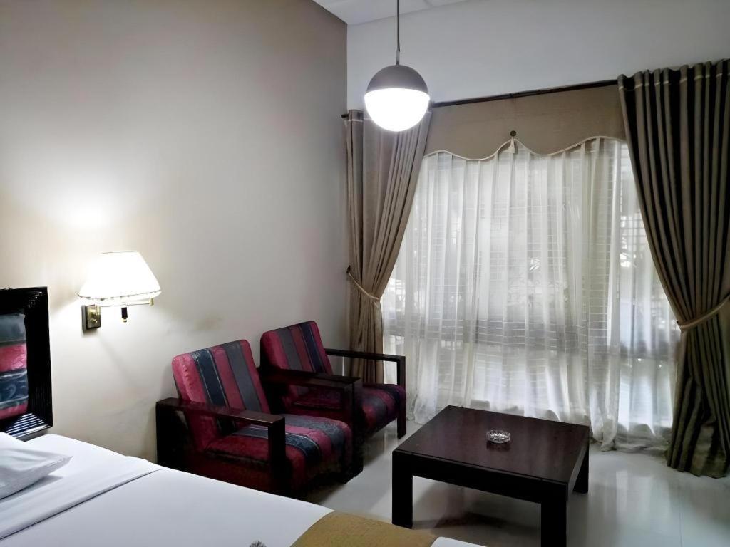 New Grand Park Hotel 泗水 外观 照片